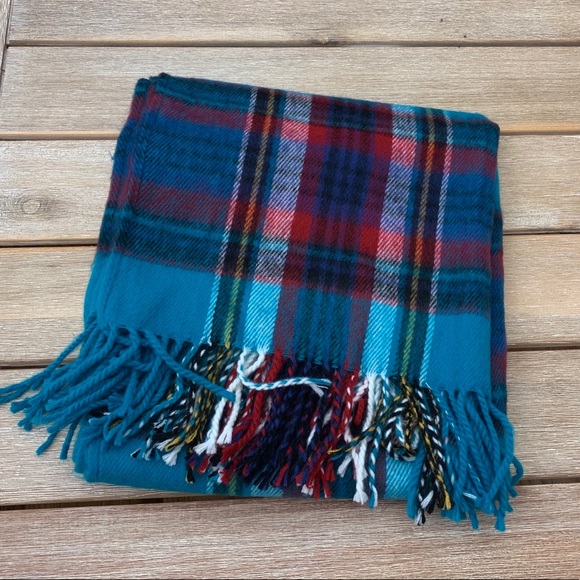 Beautiful oversized plaid scarf - Picture 2 of 3